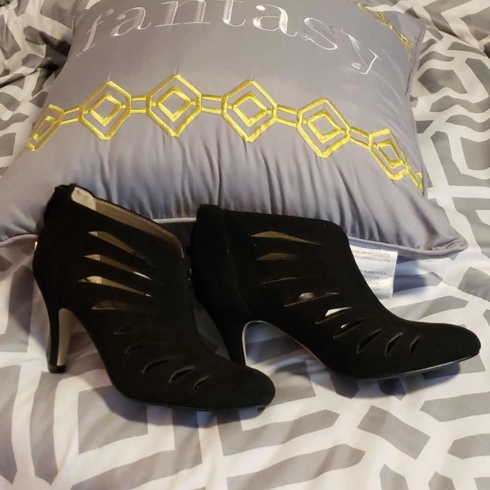 Adrienne Vittadini Shoes